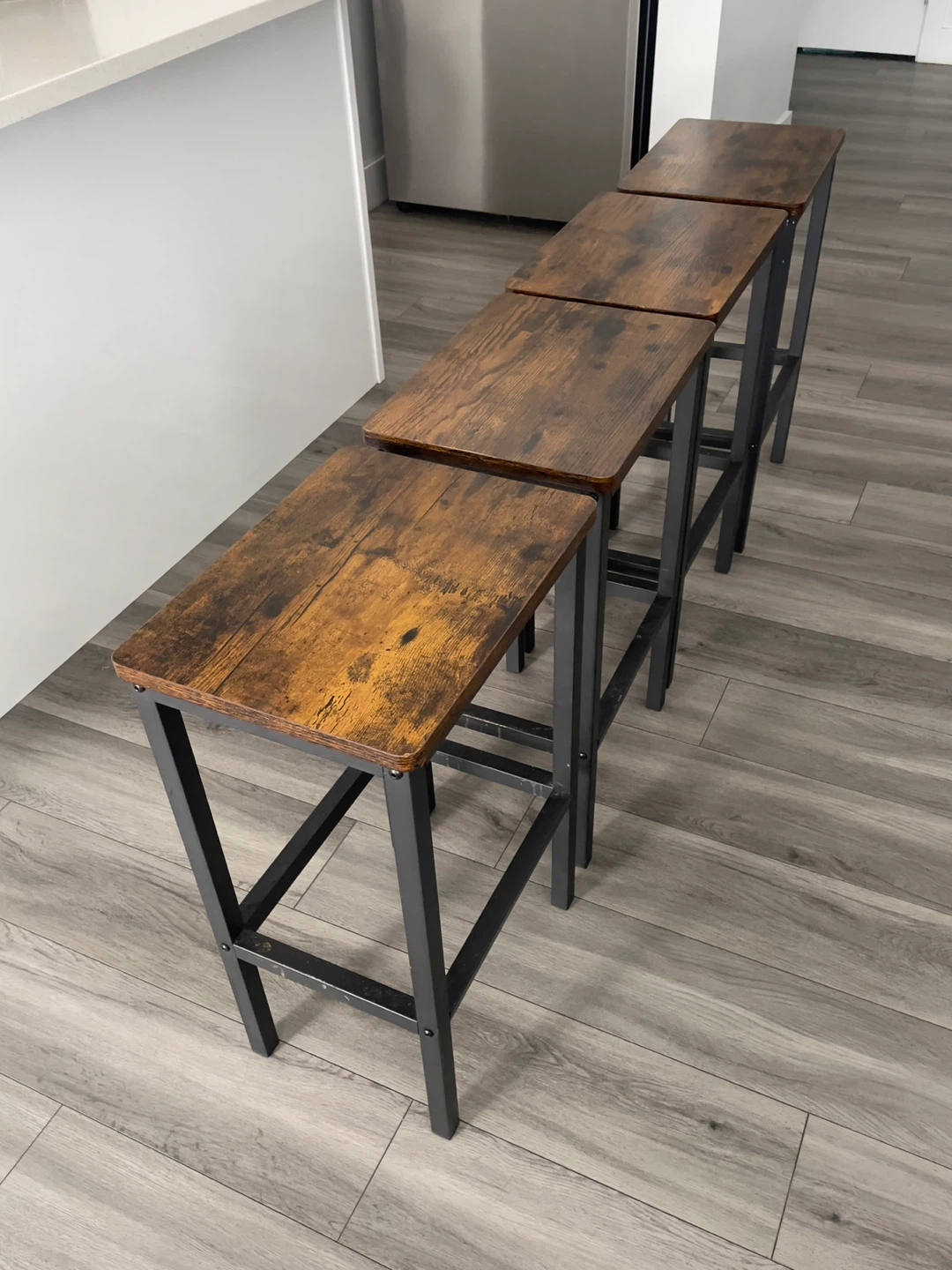 4 Bar Stools - photo 2