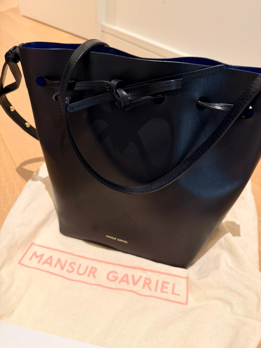 👜Mansur Gavriel Leather Bucket Bag