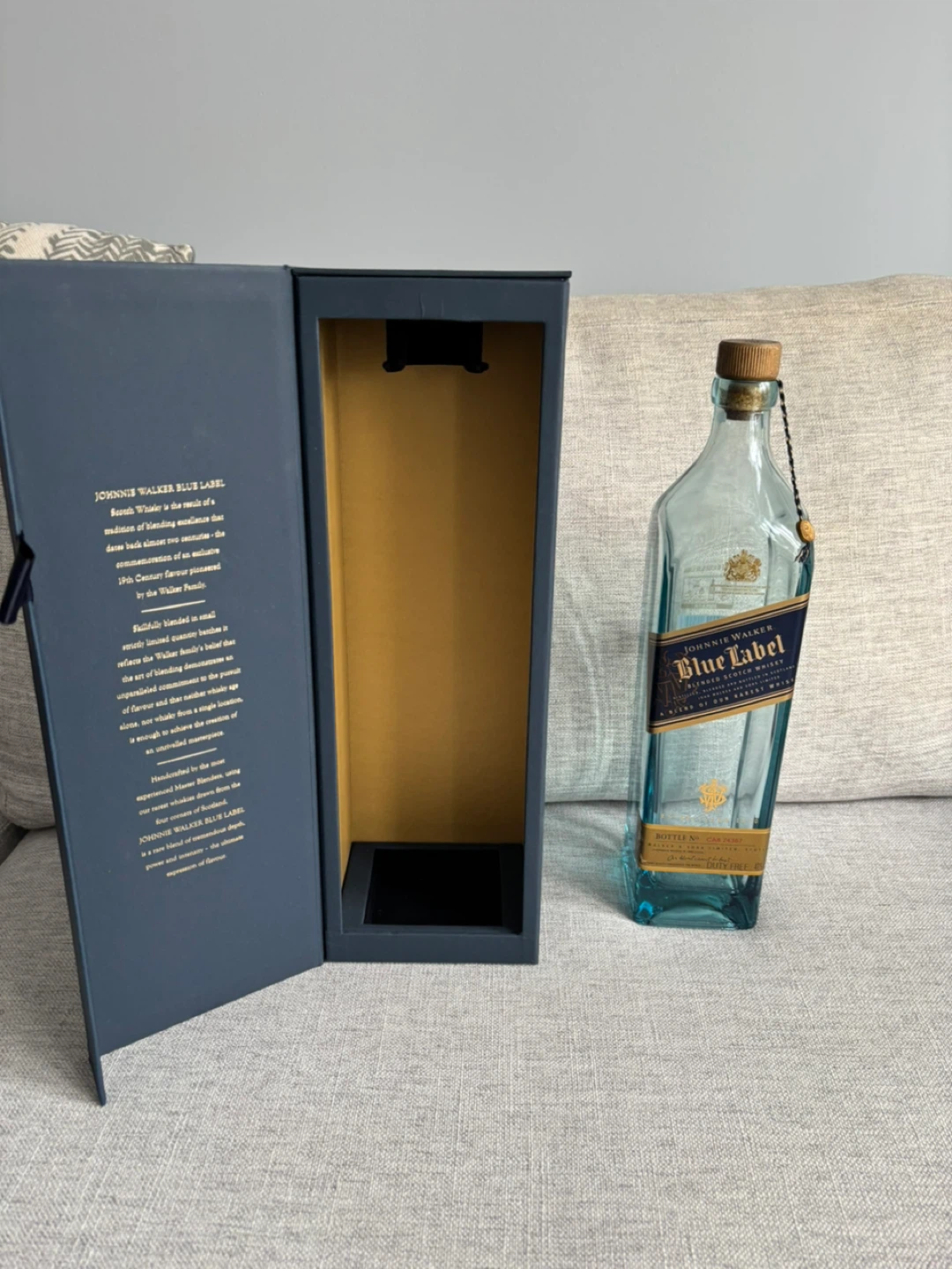 EMPTY Johnnie Walker Blue bottle and box - photo 2