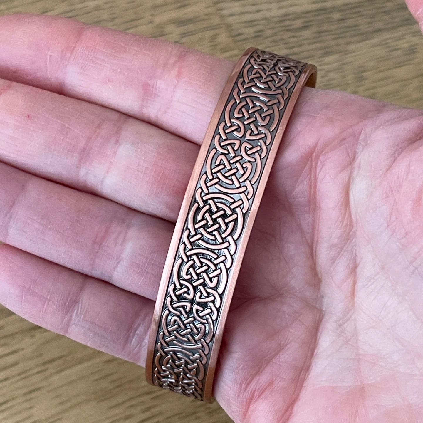 Magnetic Copper cuff bracelet - Celtic knot pattern - photo 3
