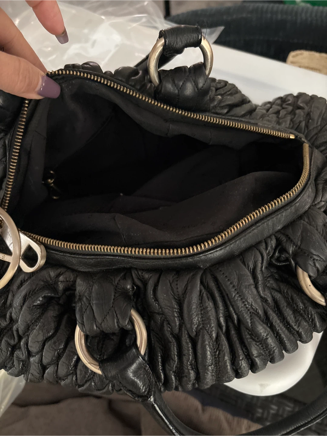Hugo Boss Black Ruched Leather Handbag - photo 3