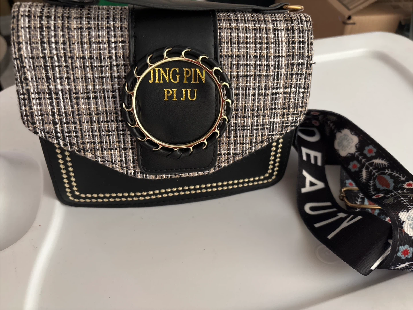 JING PIN PI JU Tweed and Faux Leather Crossbody Bag - photo 2