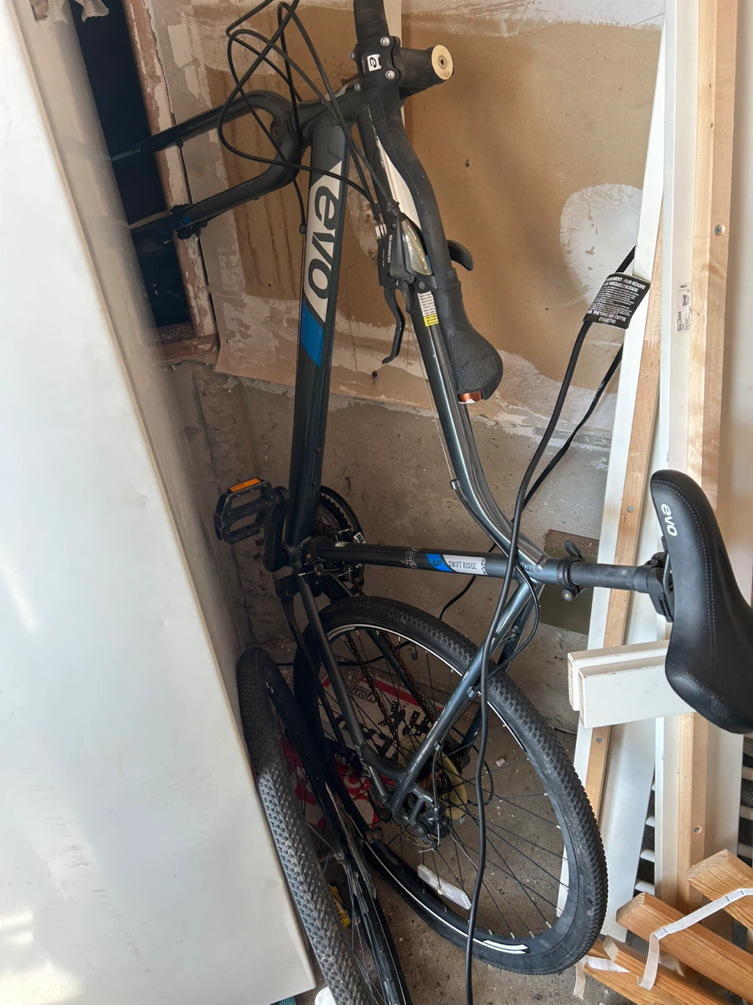 EVO Swift Ridge Mountain Bike