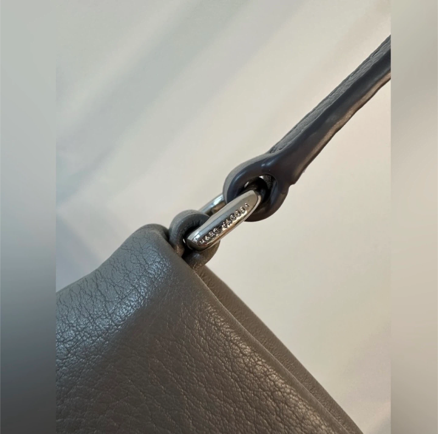 Marc Jacobs Grey Leather Shoulder Bag - photo 4