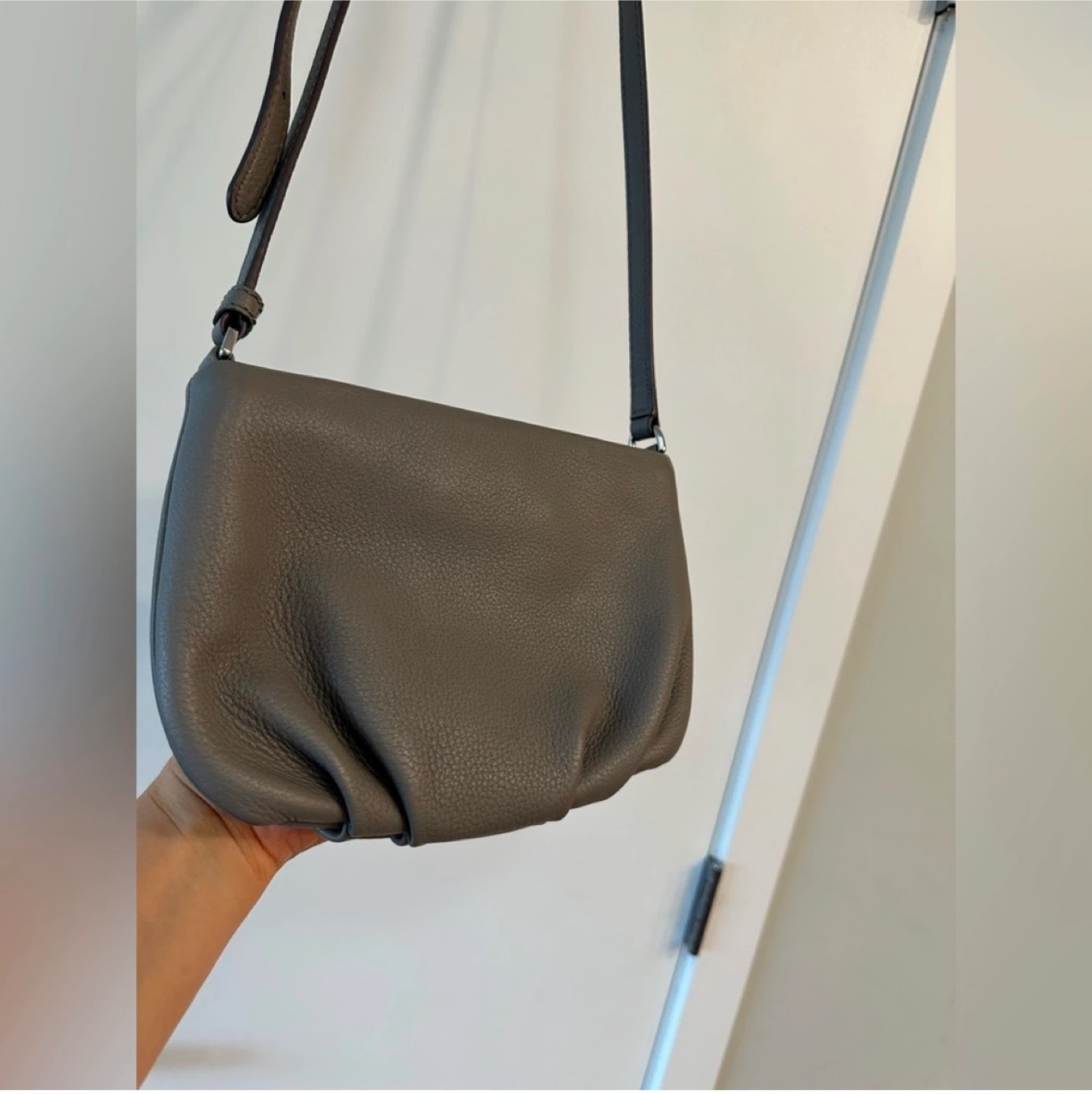 Marc Jacobs Grey Leather Shoulder Bag - photo 2