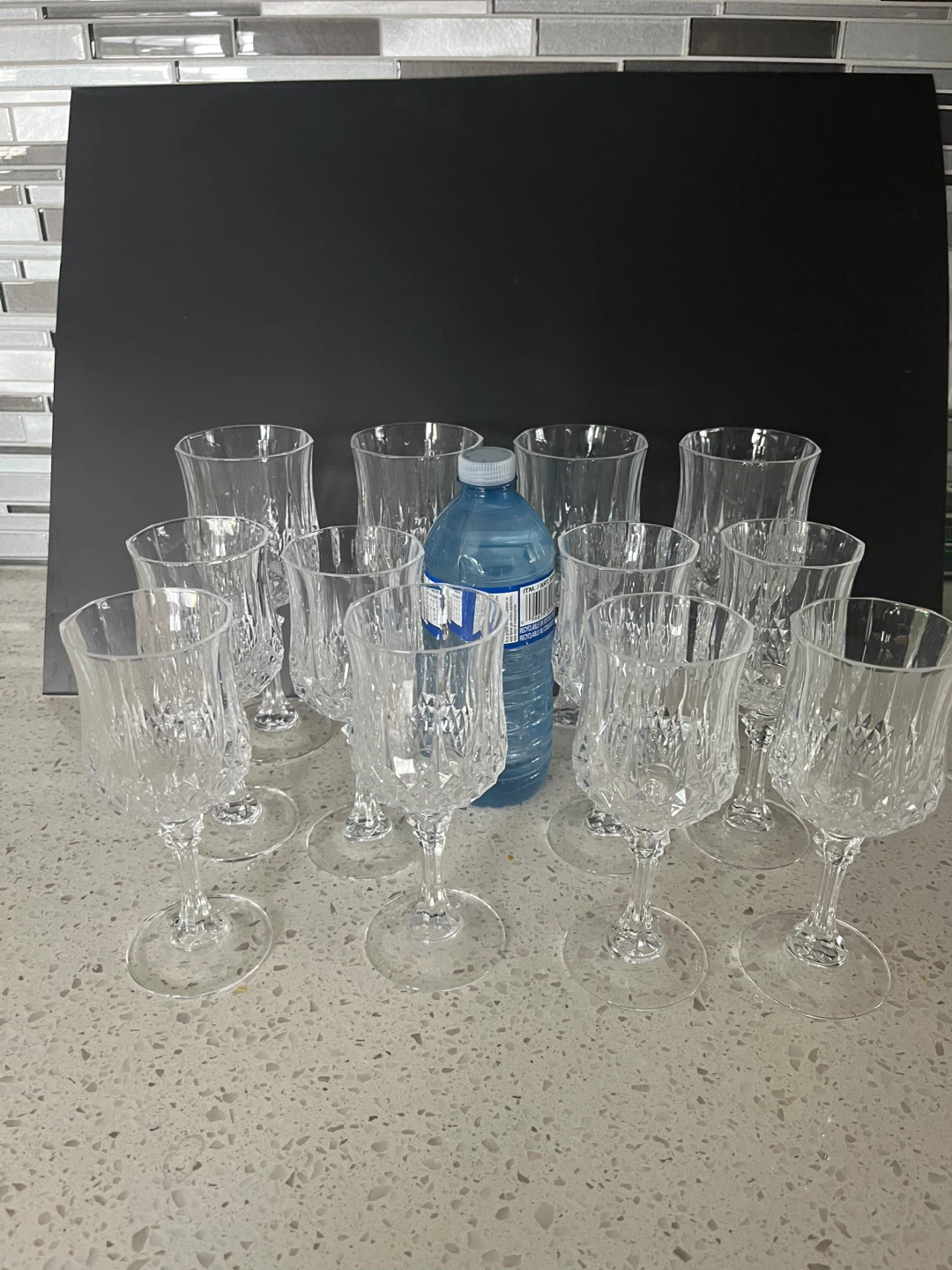 2 Sets 1 of 4 tall ones and 1 set of 8 Crystal Cut Wine Glasses - photo 2