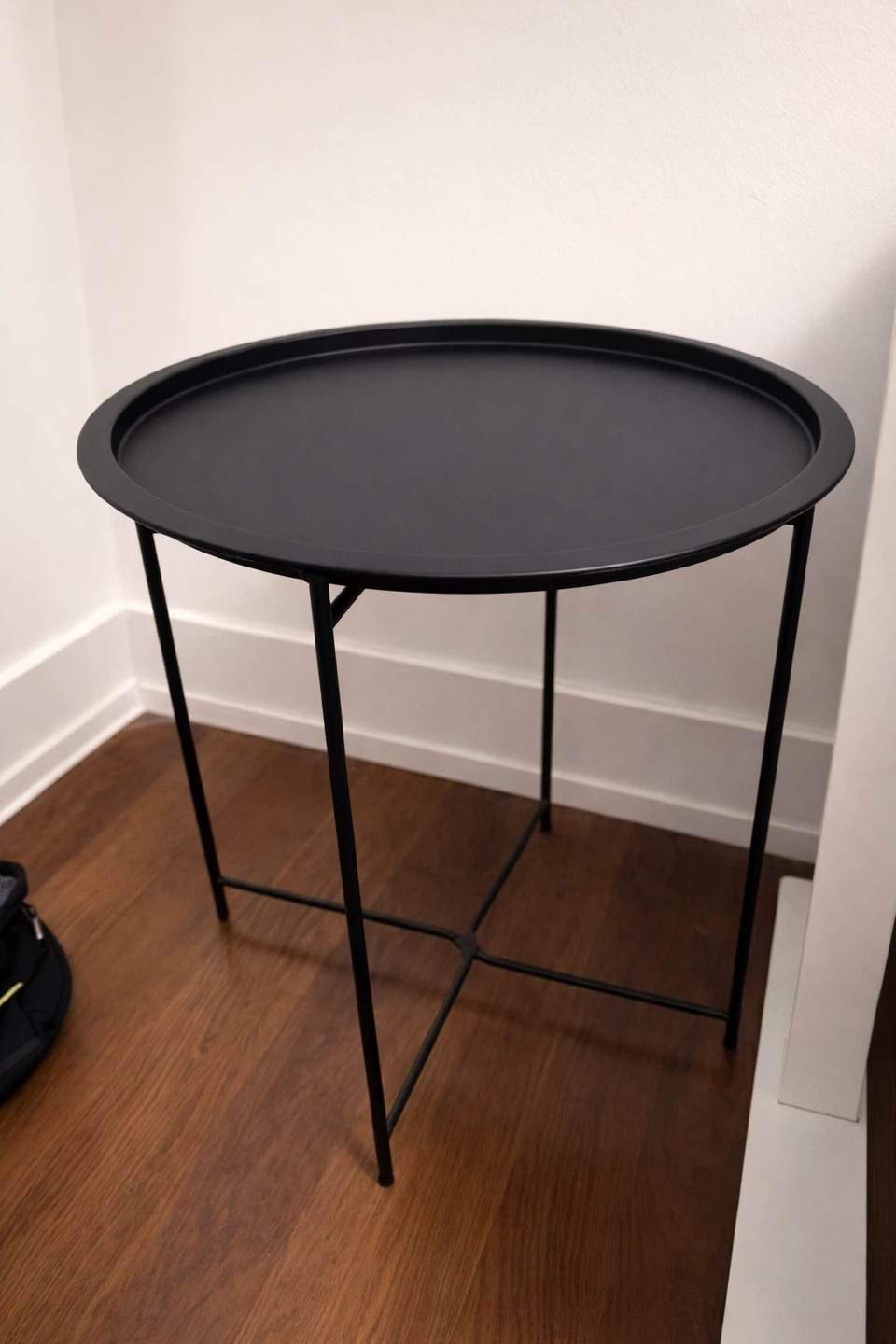Black Round Tray Table