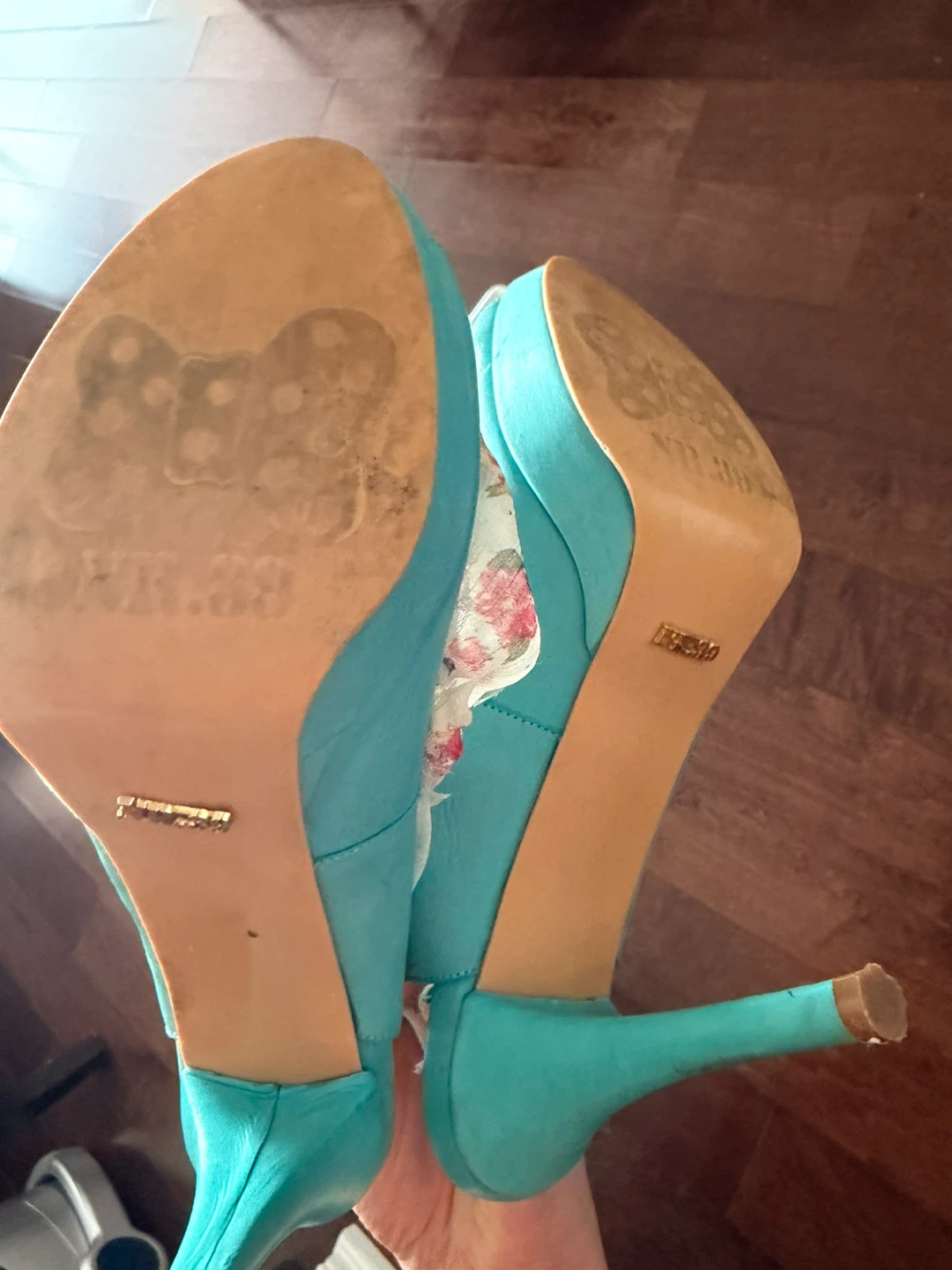 Blue leather Peep-Toe Heels with Floral Ruffle Detail(Size 9)🏆 - photo 4