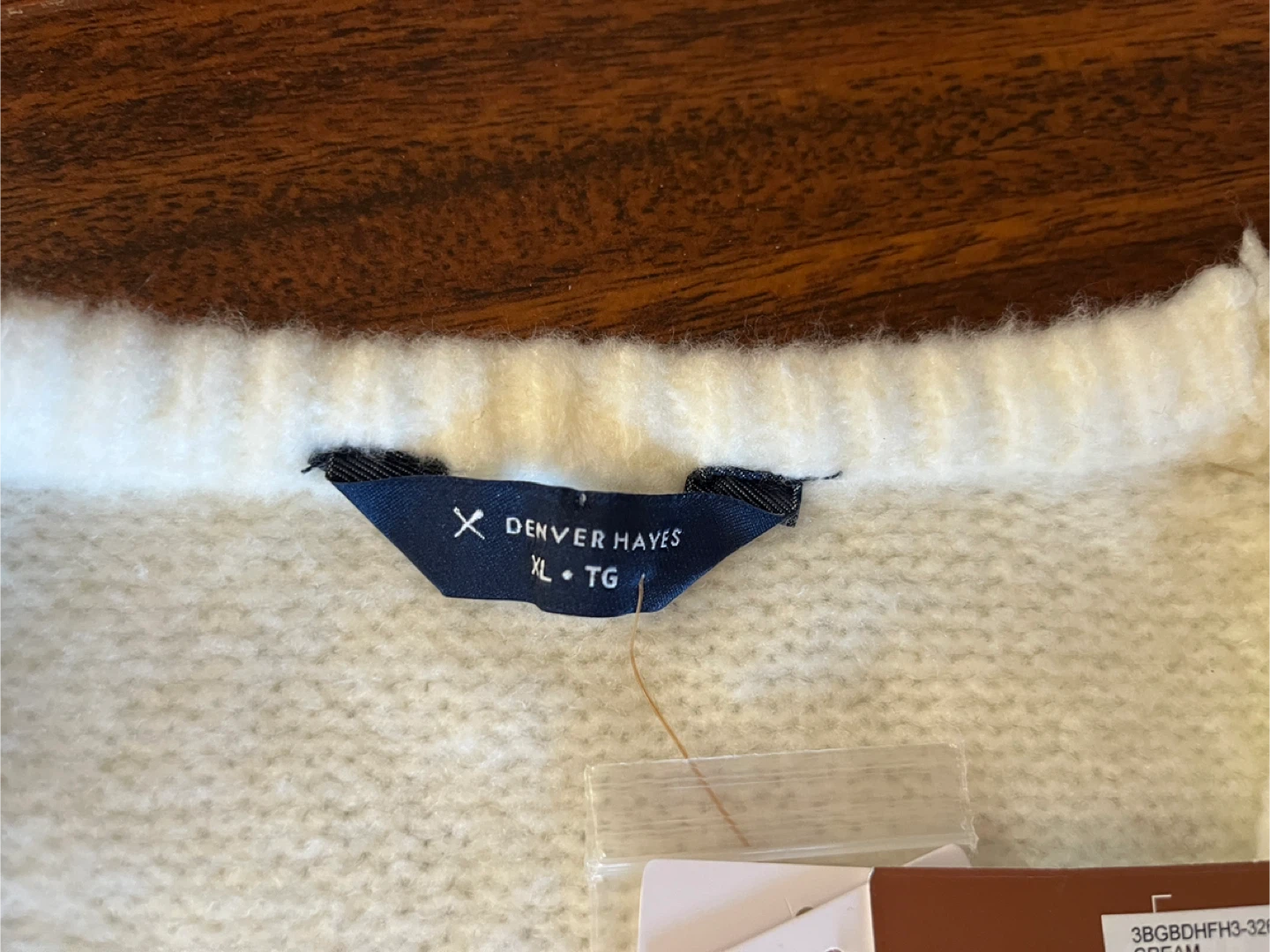 Denver Hayes women’s XL v-neck textured knit sweater, cream - photo 2