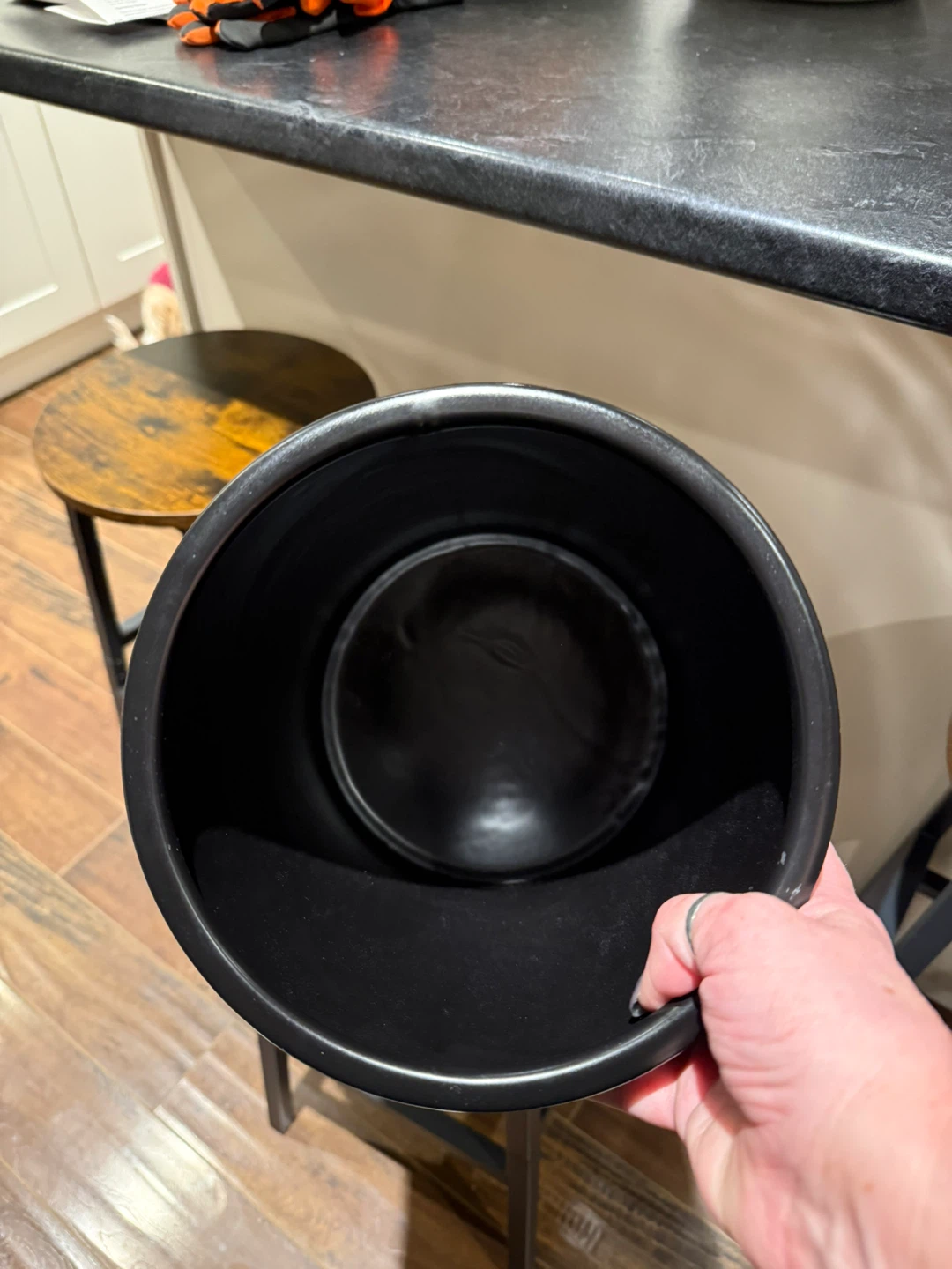 Black Cylinder Pot - photo 2