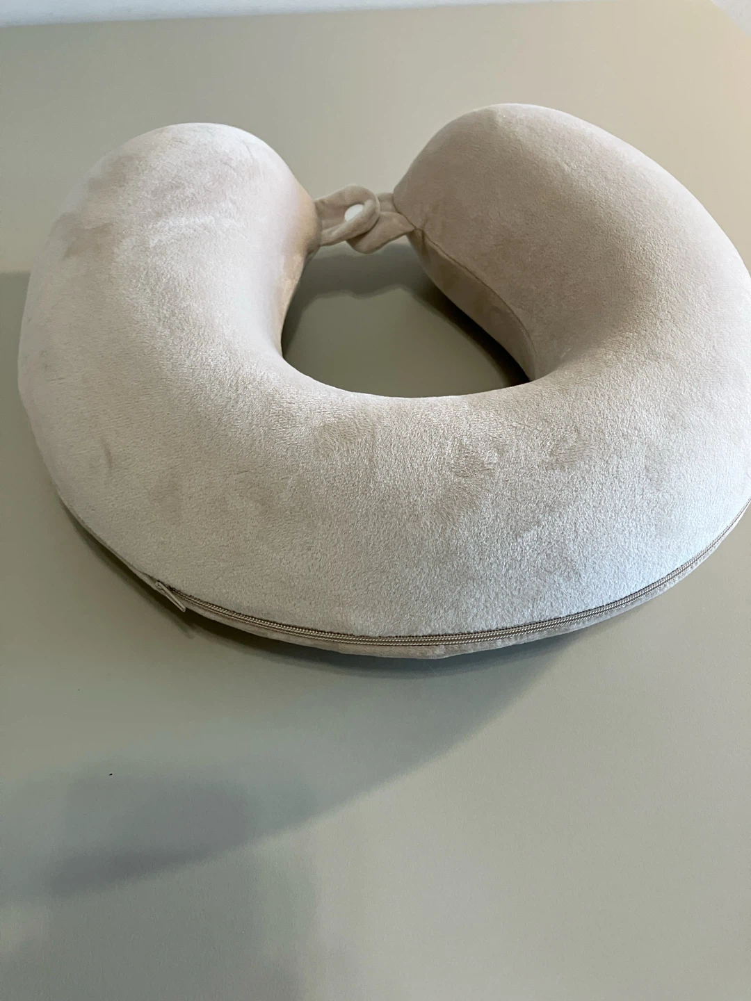 Light Beige Velour Neck Pillow 🏆 - photo 2