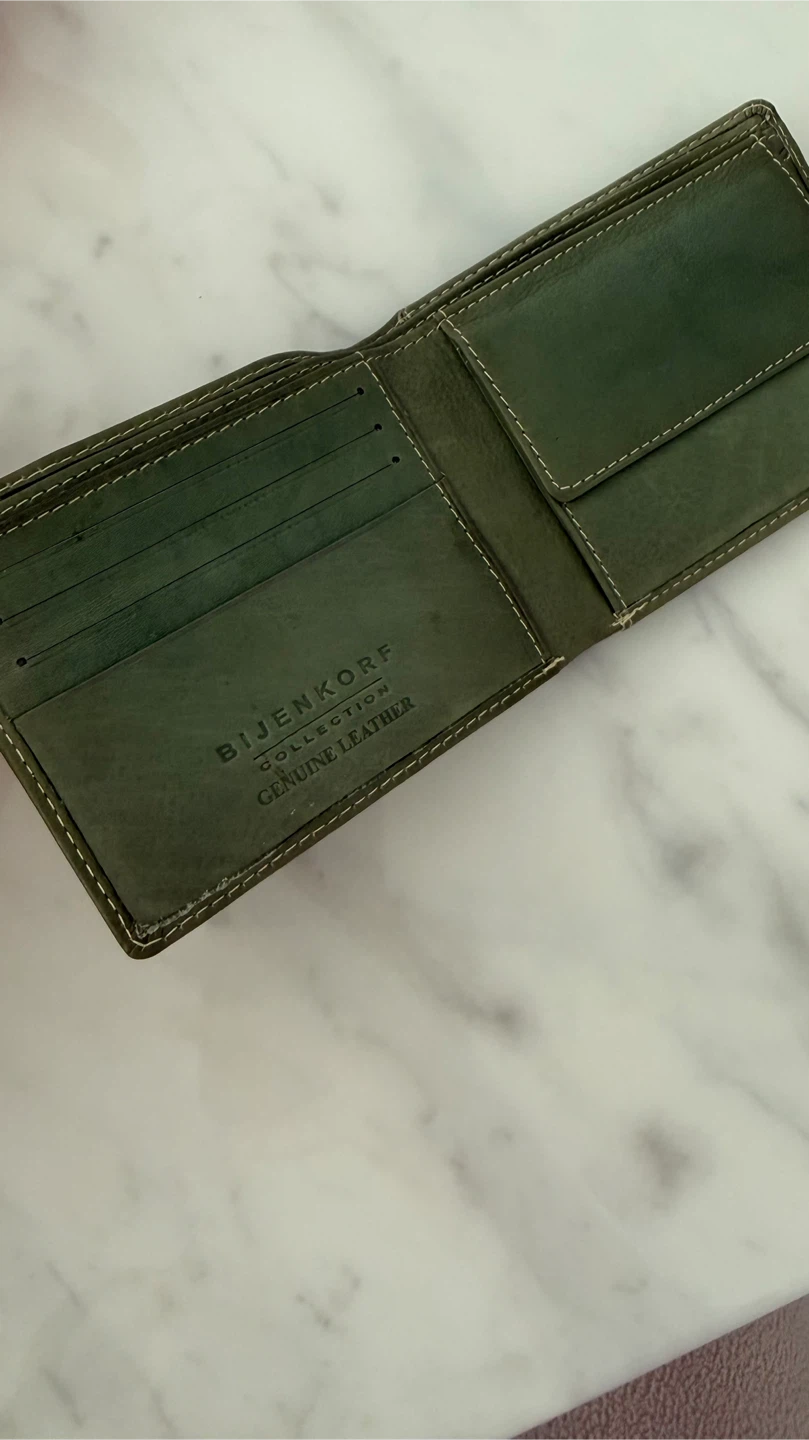 Bijenkort Collection Genuine Leather Bifold Wallet