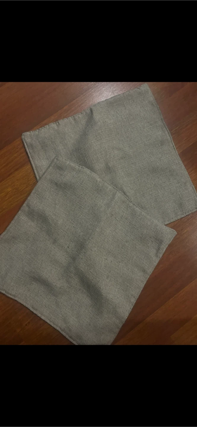 🏆 2 Square Pillow Cases