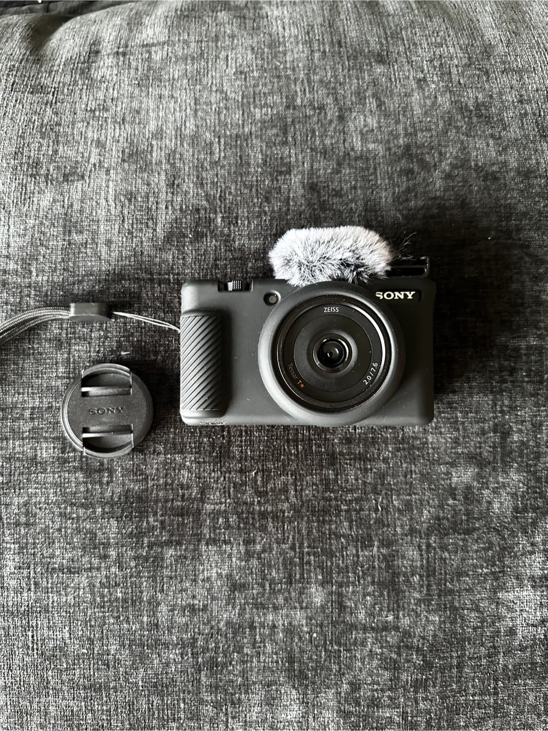 Sony ZV-1F Camera — New — Box + Case/mics + Active Warranty - photo 2