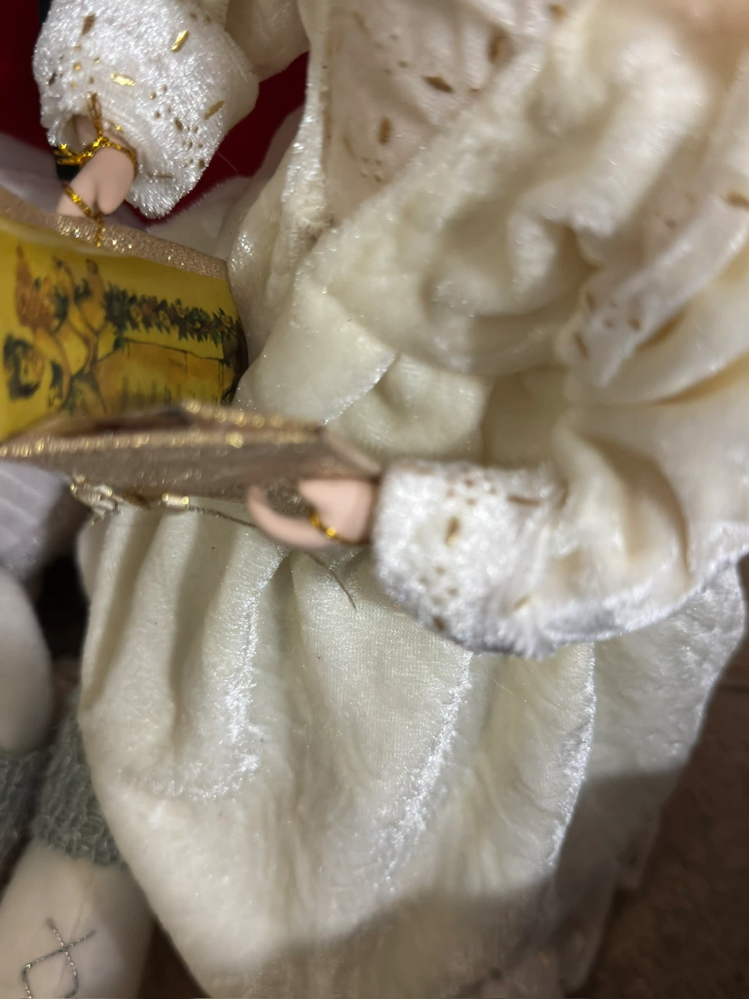 Vintage Christmas Caroler Doll with Gift - photo 4