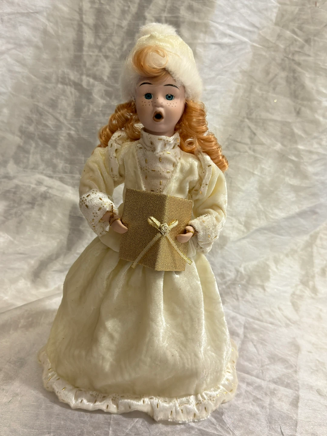 Vintage Christmas Caroler Doll with Gift - photo 2