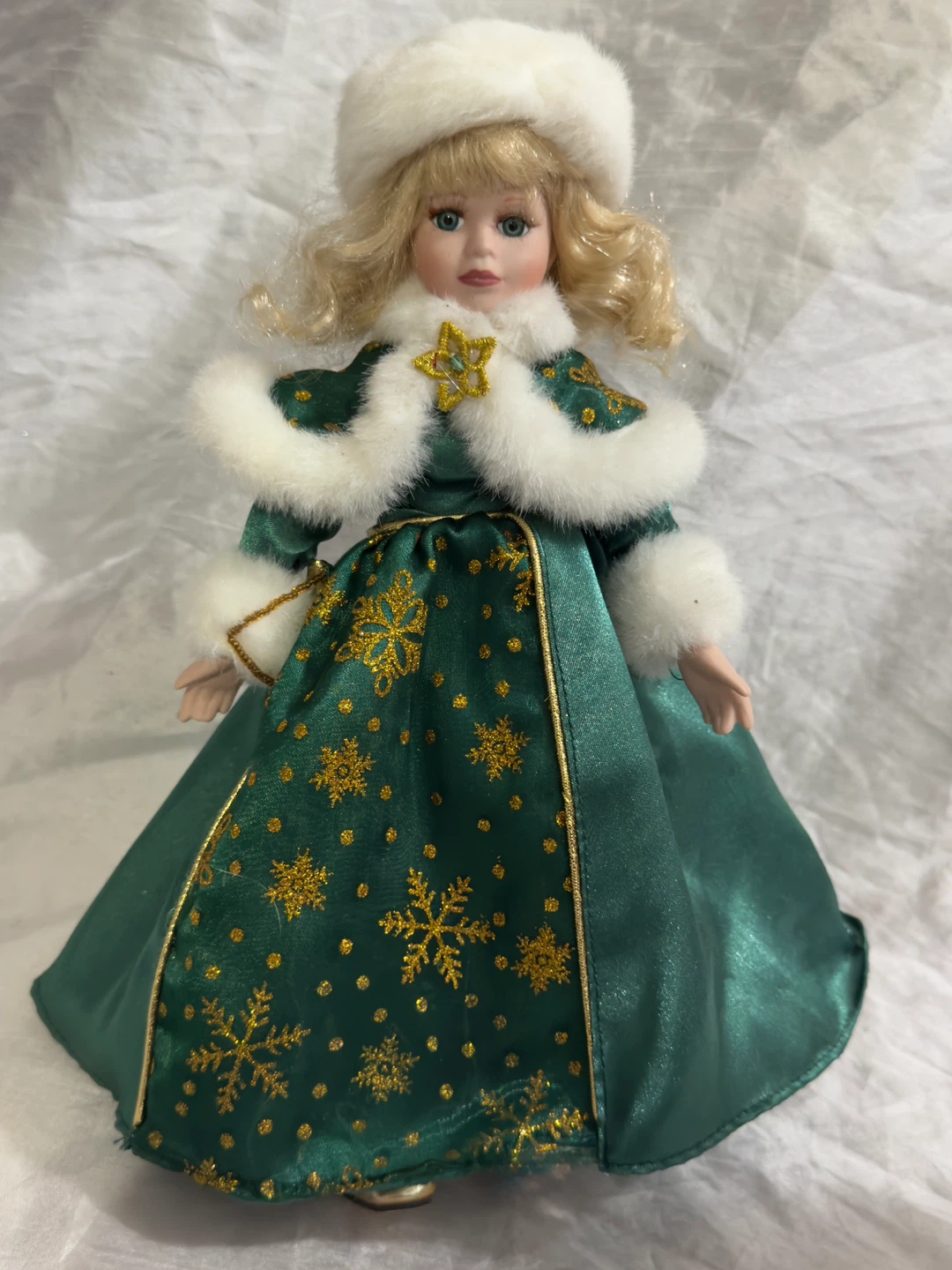 Avon 2001 Holiday Radiance Porcelain Doll Lorriane