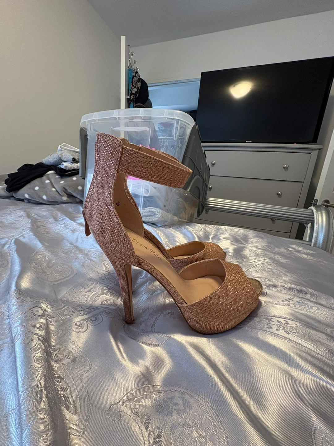🏆Rose Gold Glitter Heels - Size 8