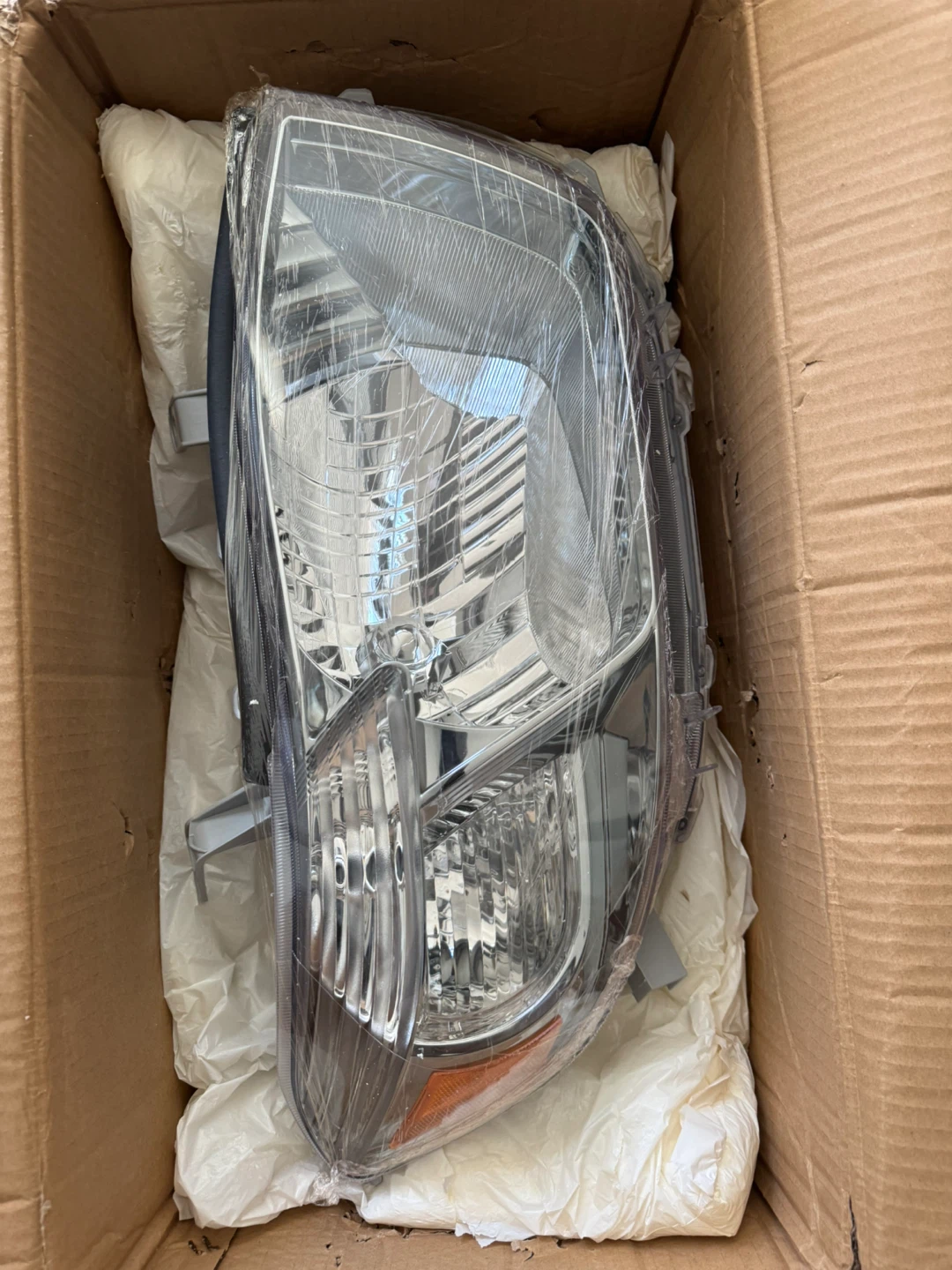 Passenger Side Headlight 2008–2010 Toyota Highlander – Open Box - photo 2