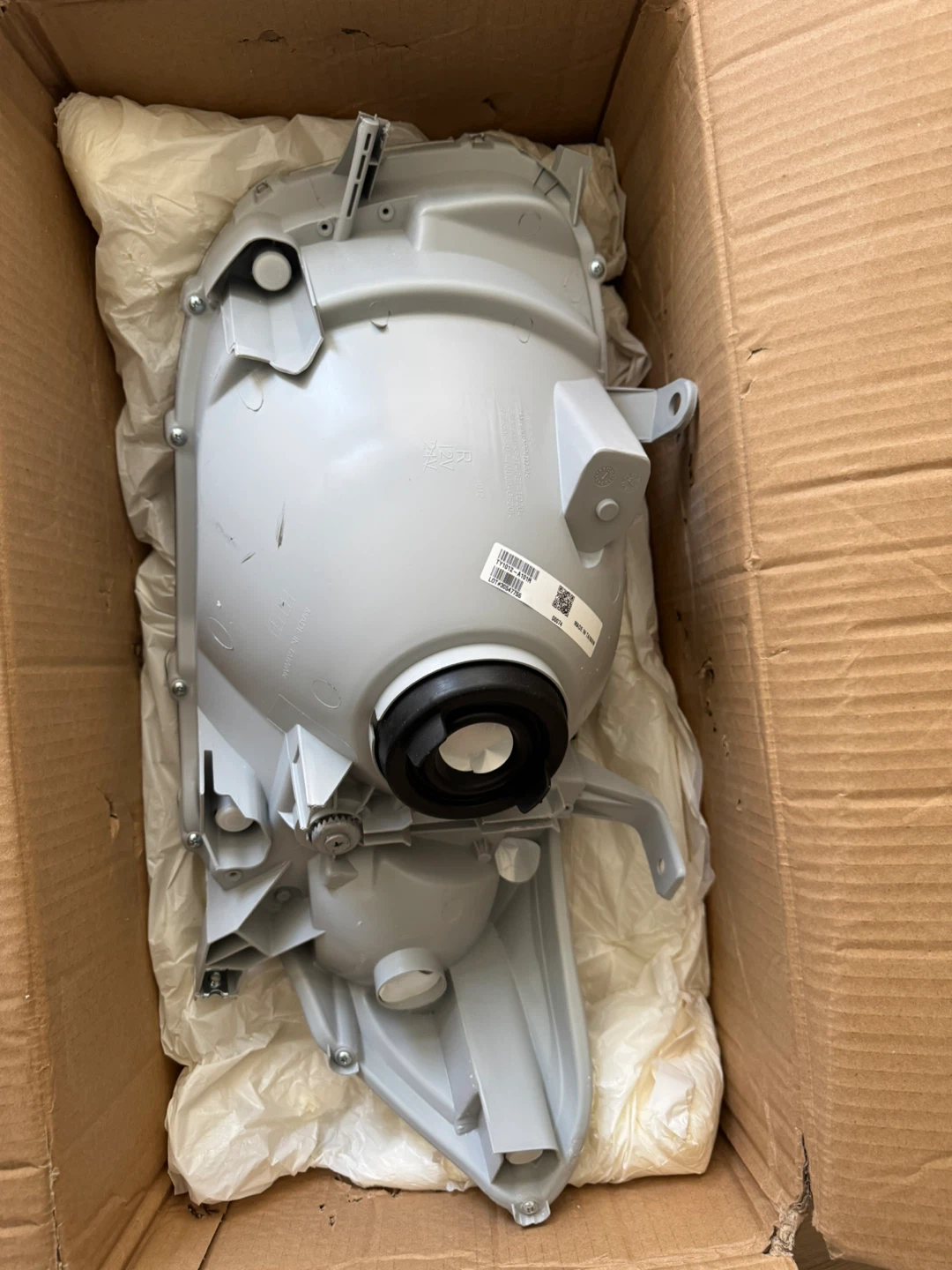 Passenger Side Headlight 2008–2010 Toyota Highlander – Open Box - photo 4