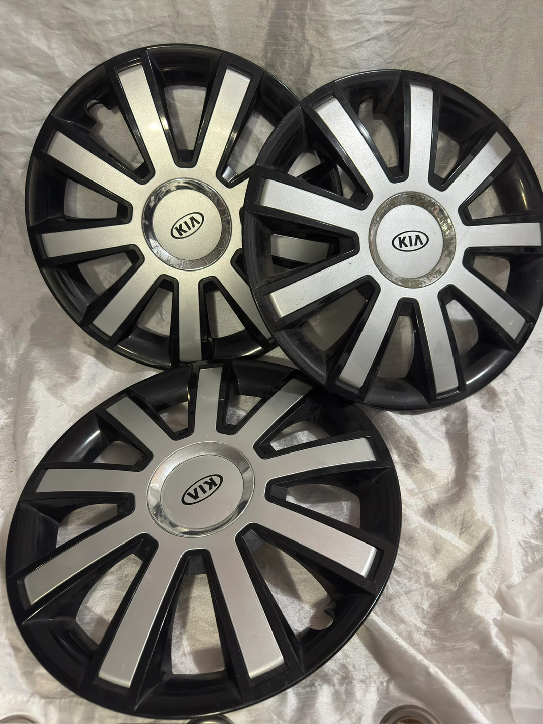 Set of 3 Kia Hubcaps 15 inch