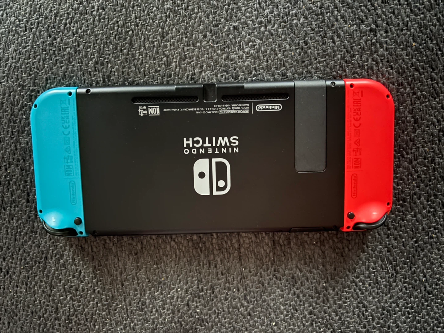 Nintendo Switch with 128GB SanDisk microSD Card & travel case - photo 3