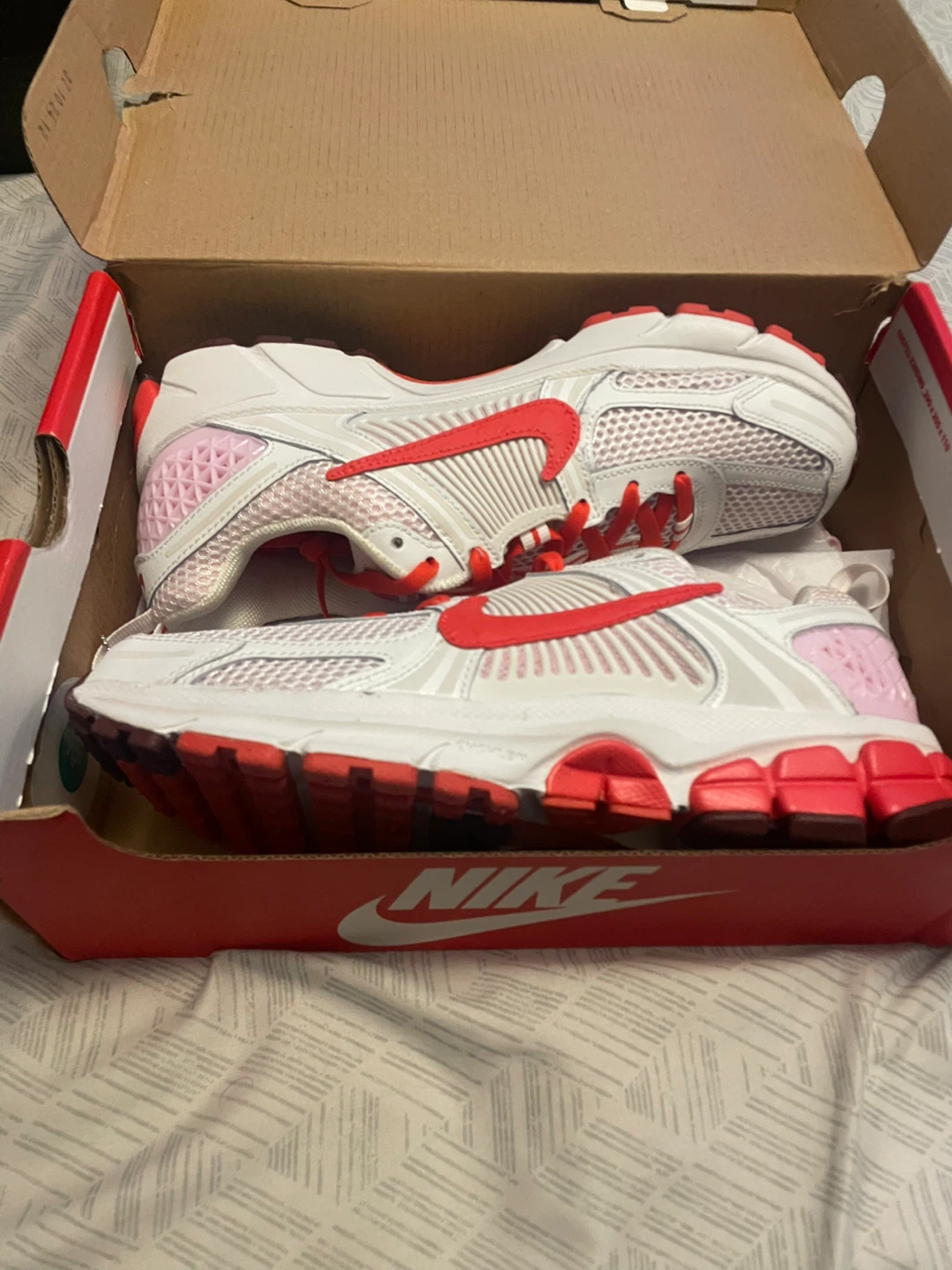 Nike Vomero 5 Youth Size 6.5Y