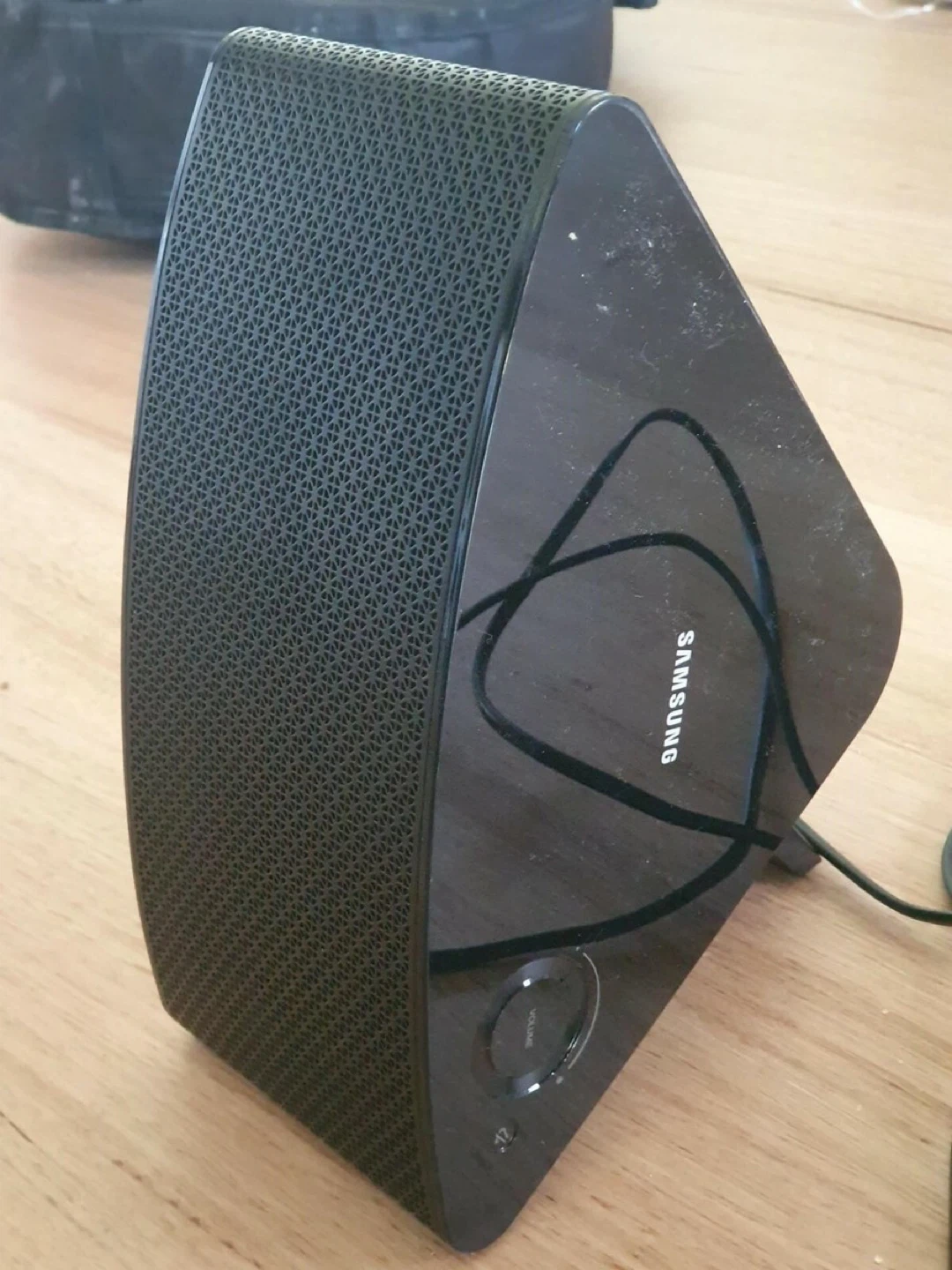 Samsung M3 Wireless Speaker - photo 2