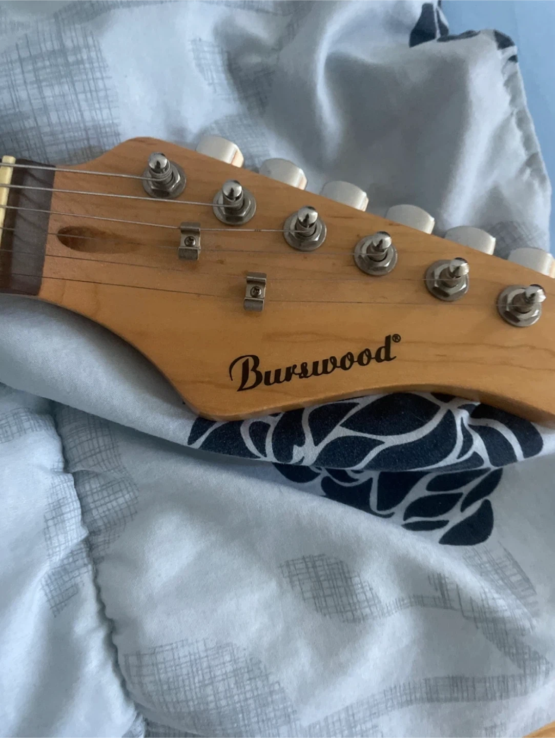 Burswood Electric Guitar - Black & White - photo 3