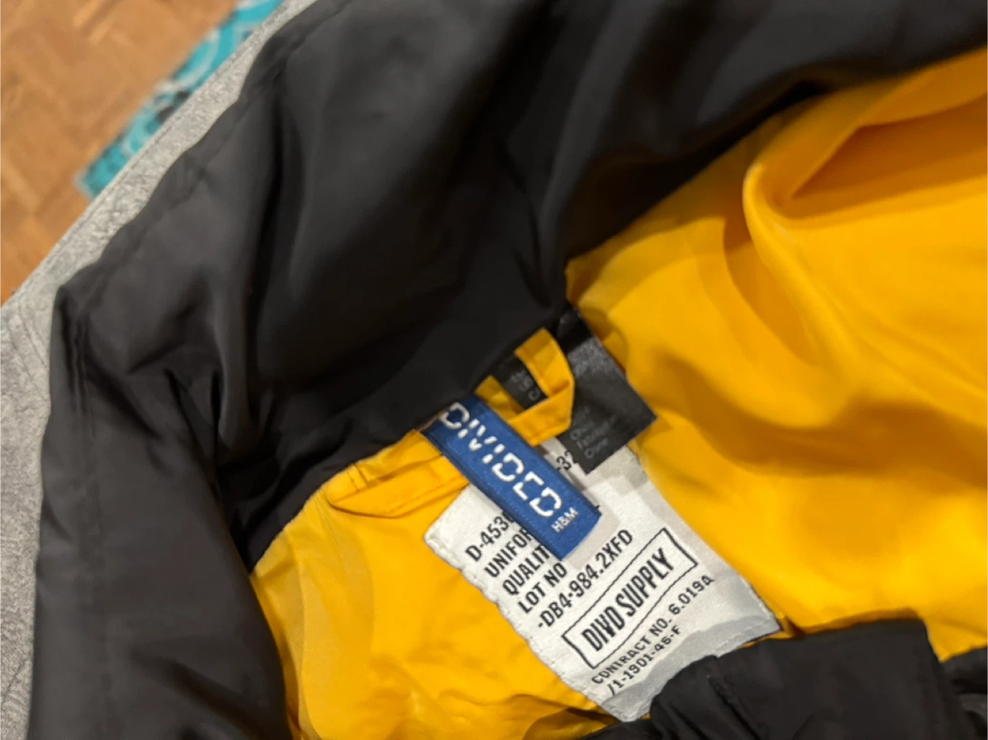 Divided by H&M Black & Yellow Puffer Jacket 🏆 - photo 4