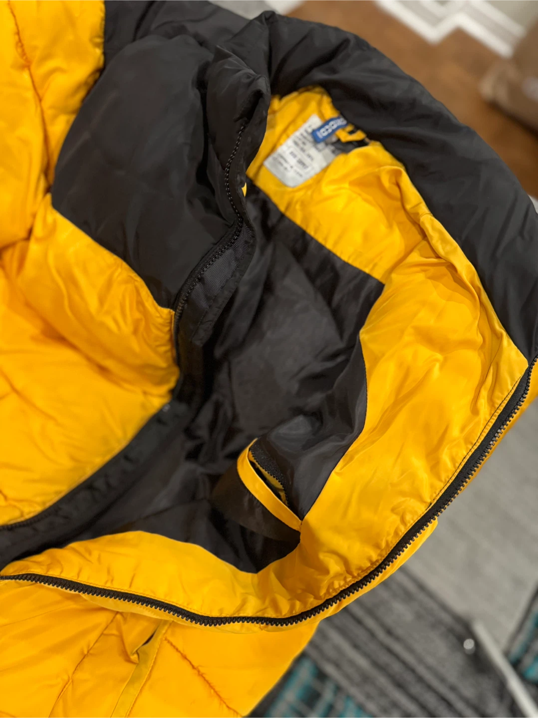 Divided by H&M Black & Yellow Puffer Jacket 🏆 - photo 3