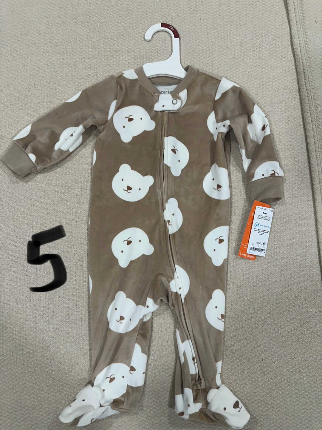 Baby Clothes Bundle: 3 Hats, 1 Sleepsuit, 1 Set - photo 4