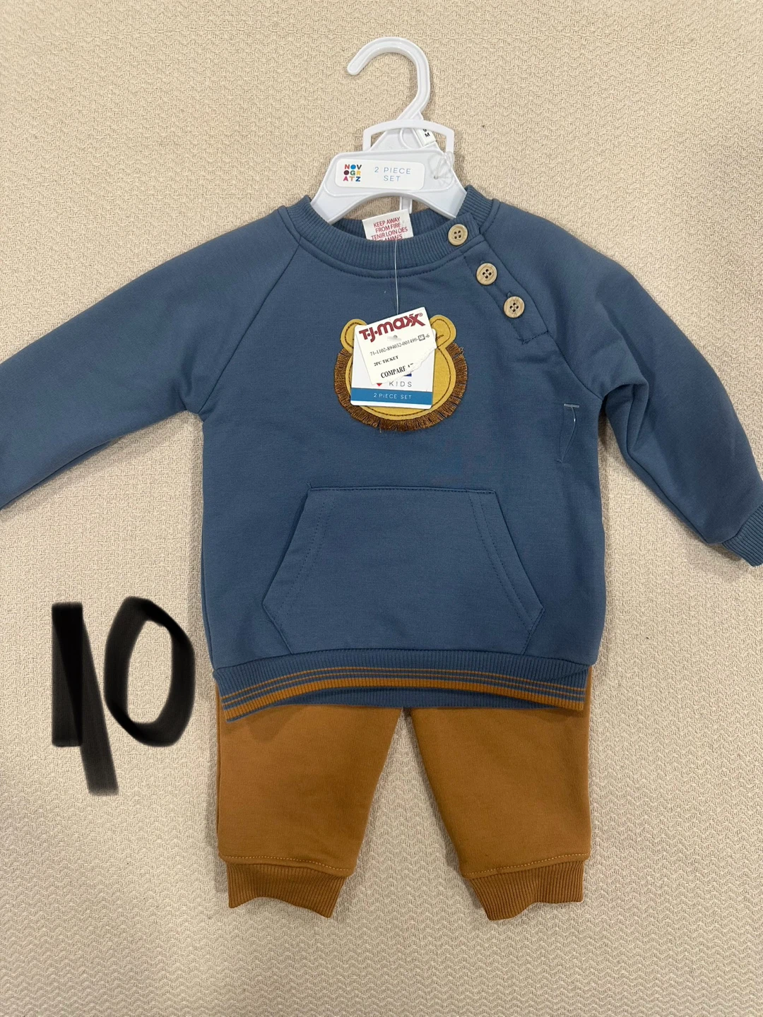 Baby Clothes Bundle: 3 Hats, 1 Sleepsuit, 1 Set - photo 3