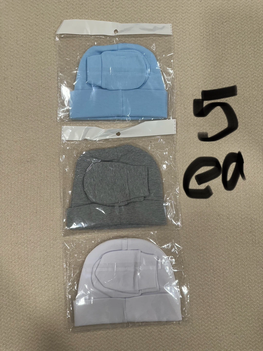 Baby Clothes Bundle: 3 Hats, 1 Sleepsuit, 1 Set - photo 2