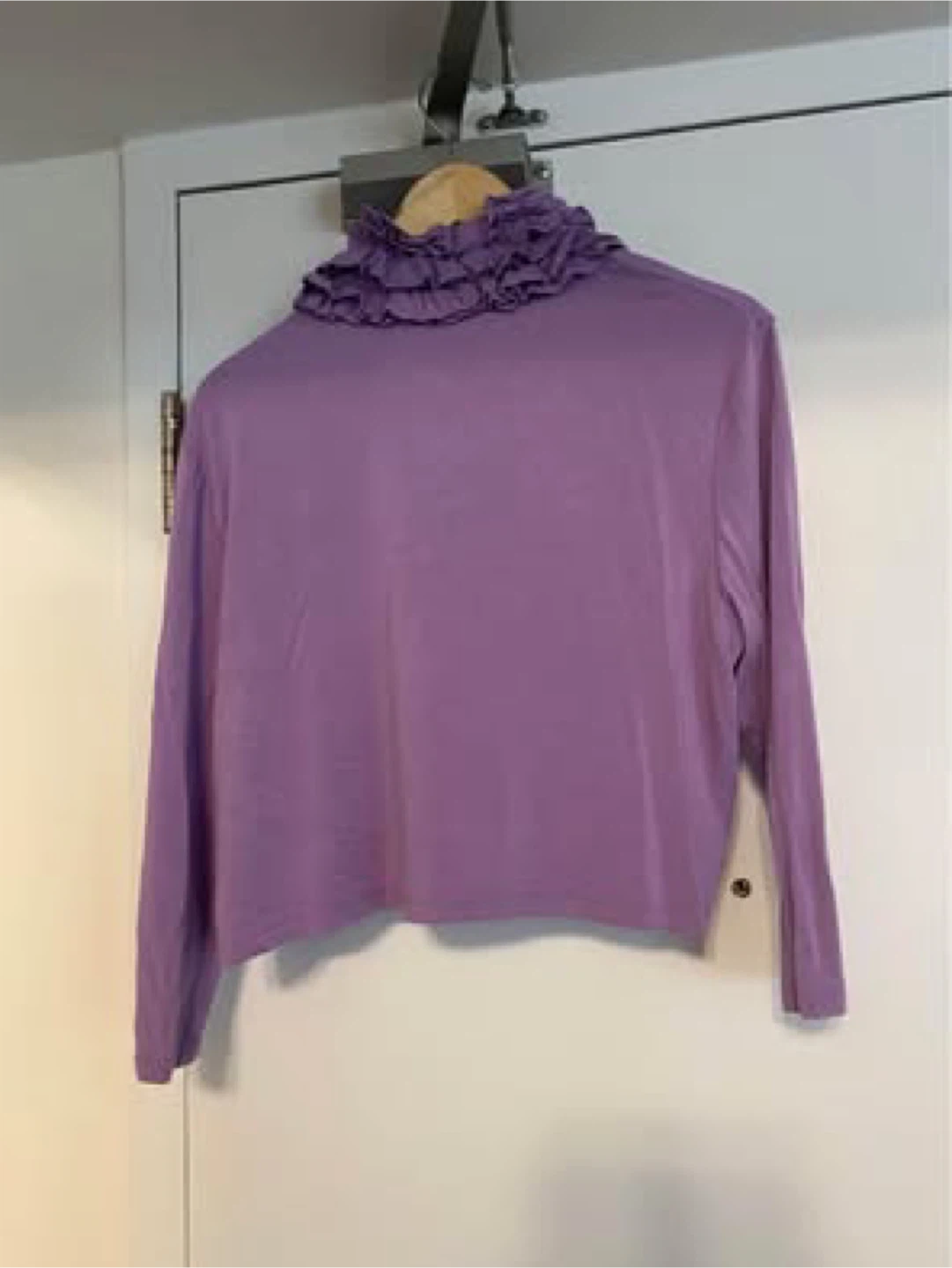 Lavender Shrug with Ruffled Collar 🏆 - photo 2