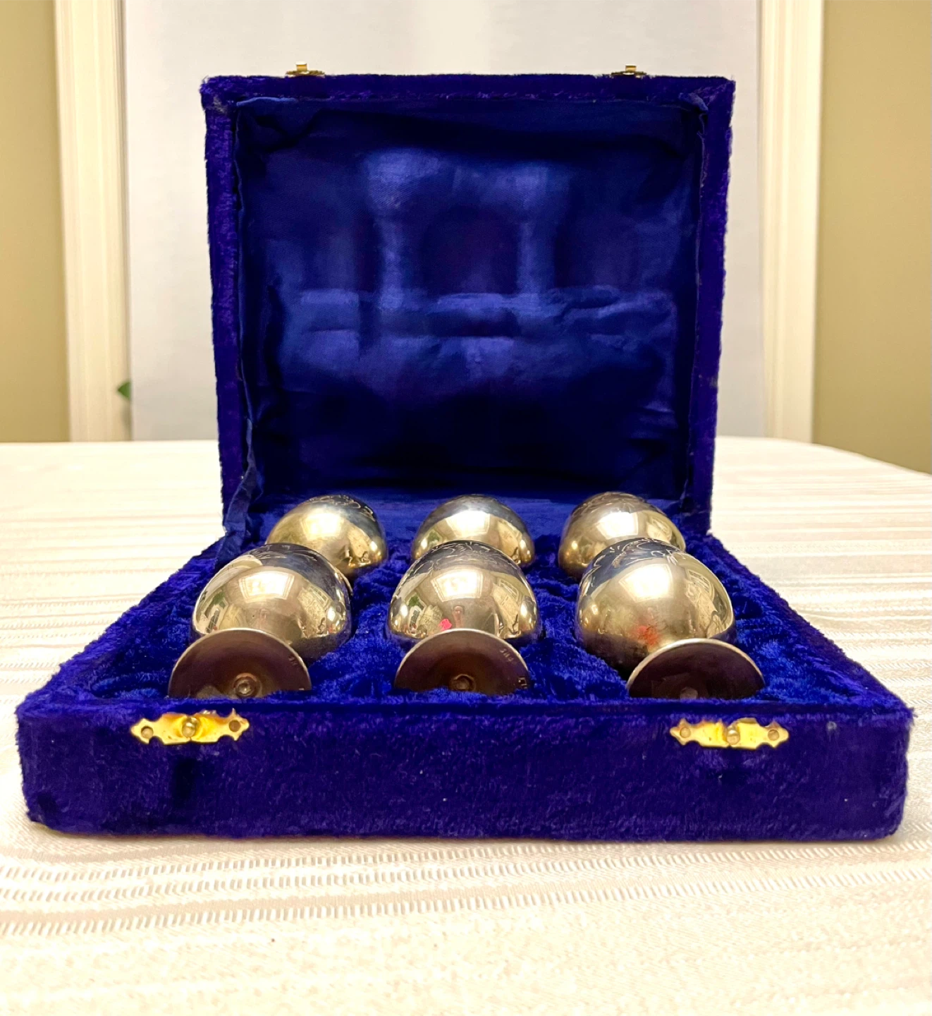MOTHERS DAY STUNNING SILVER Set of Goblets in Royal Blue Velvet - photo 4