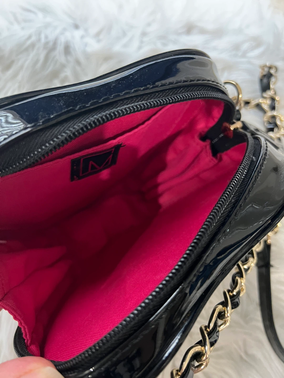 Black Patent Heart Purse - photo 3