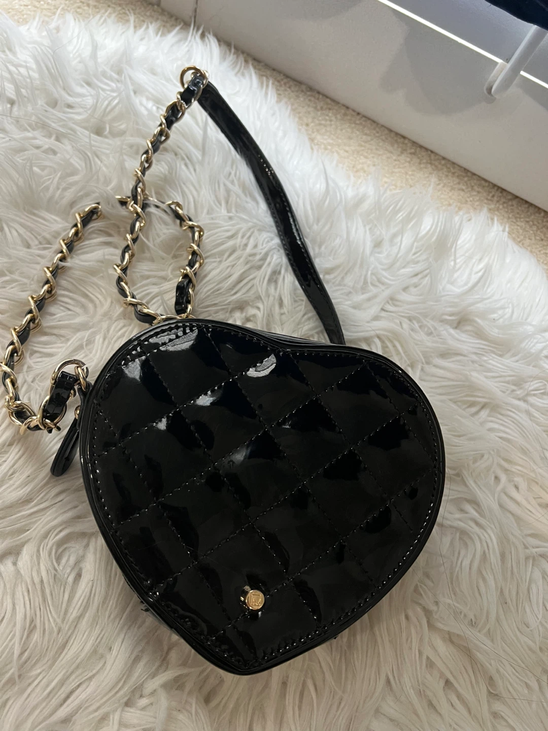 Black Patent Heart Purse - photo 2