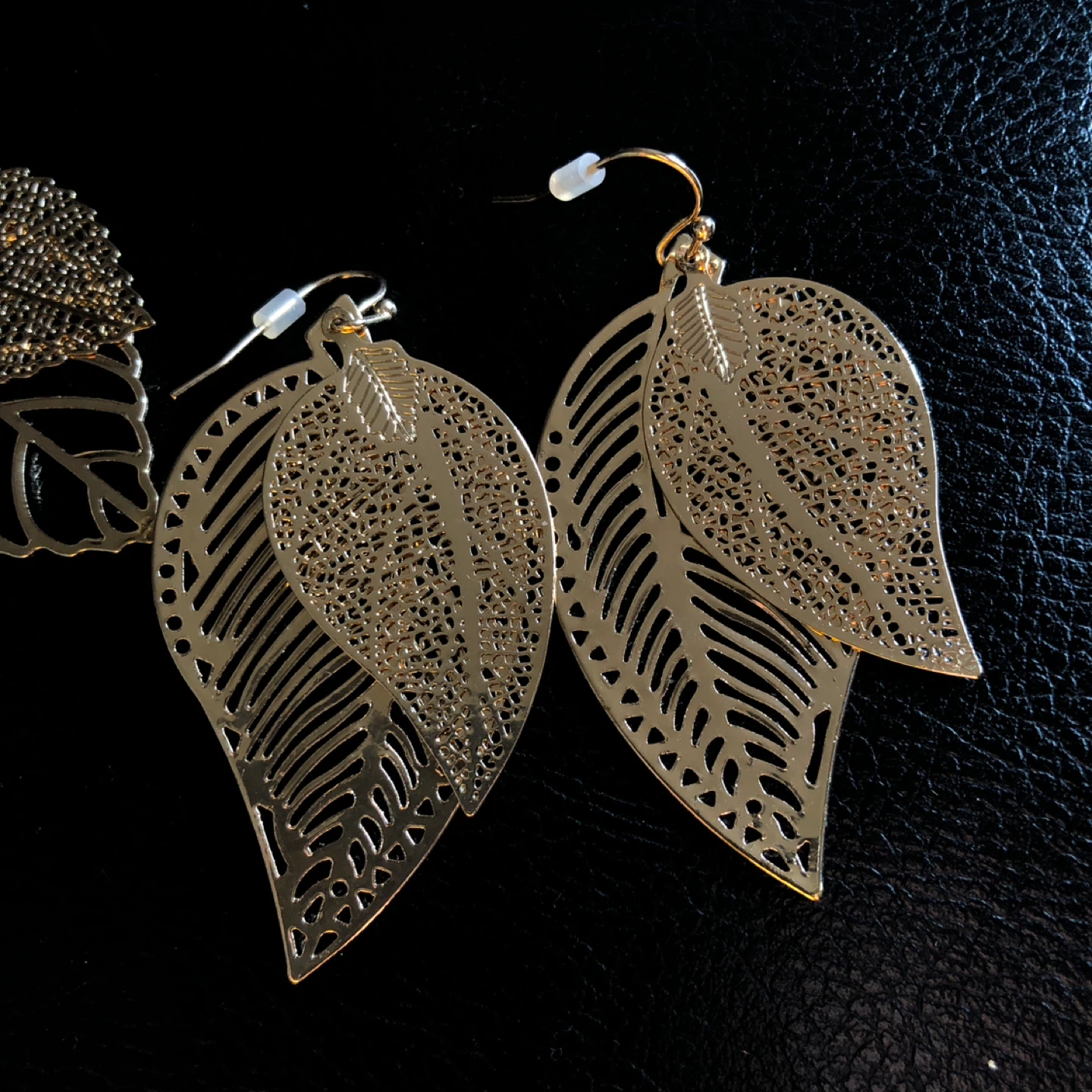 Two Pair Gold Tone Filigree Leaf Drop Earrings - photo 3