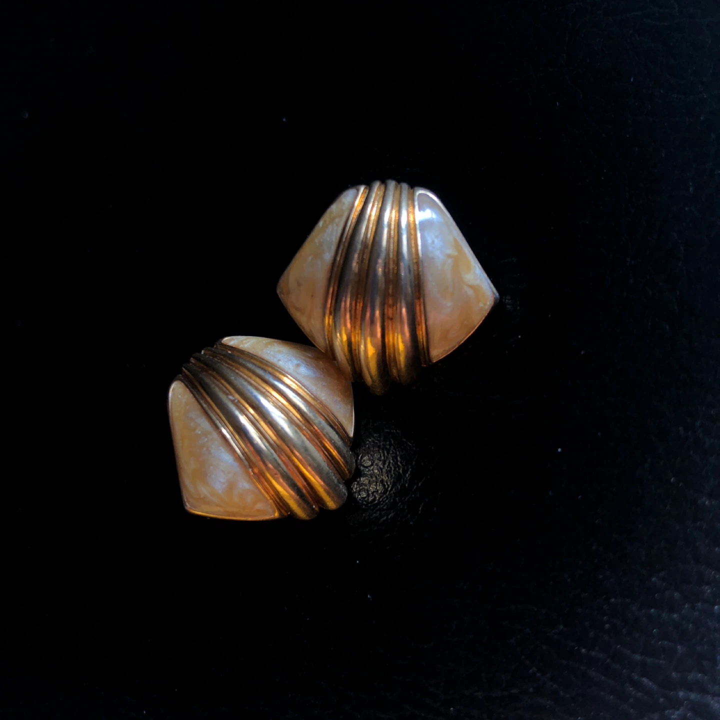 Vintage Gold Tone Earrings - photo 2