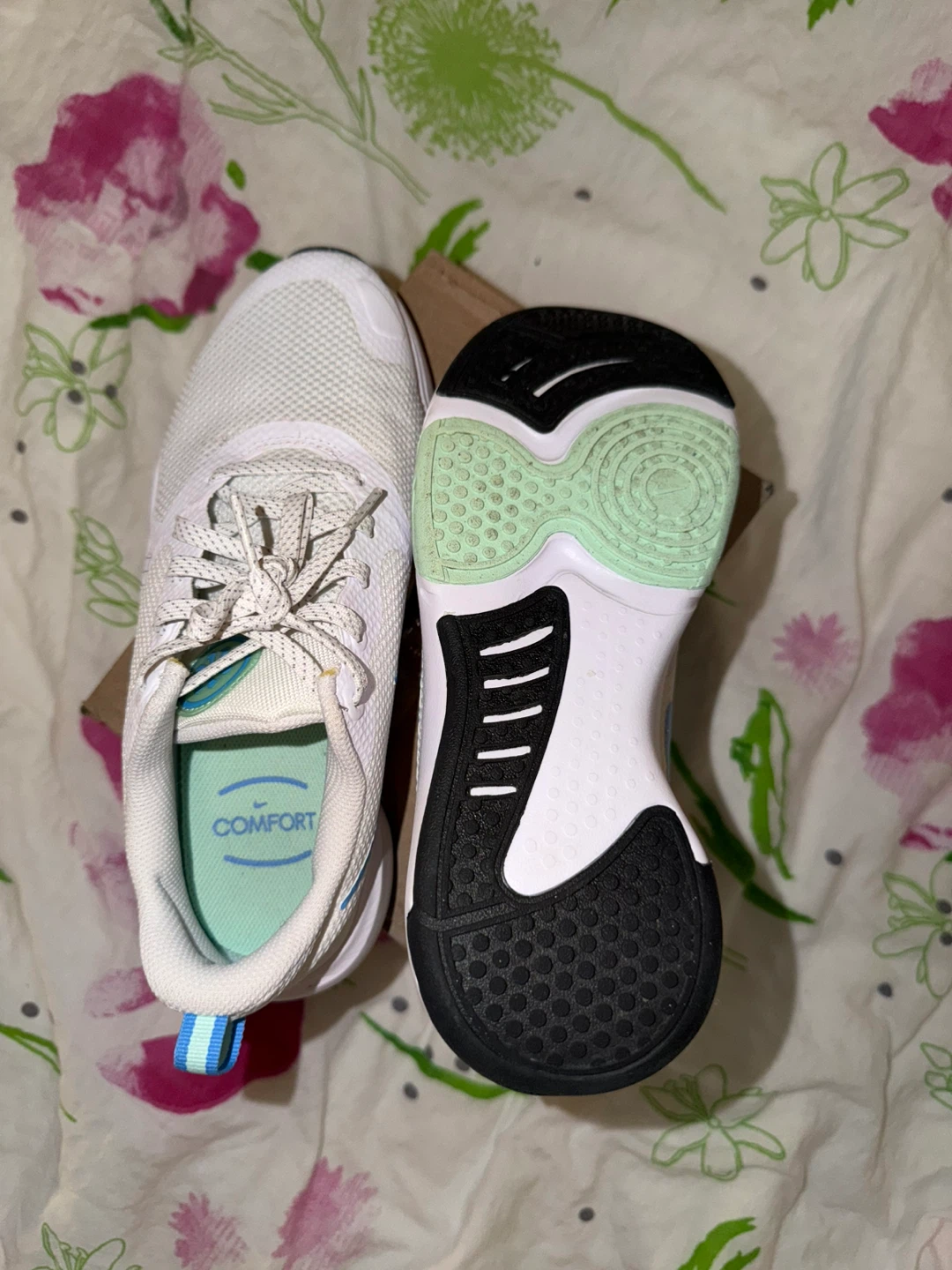 Nike Women's White & Blue Training Shoes - photo 2