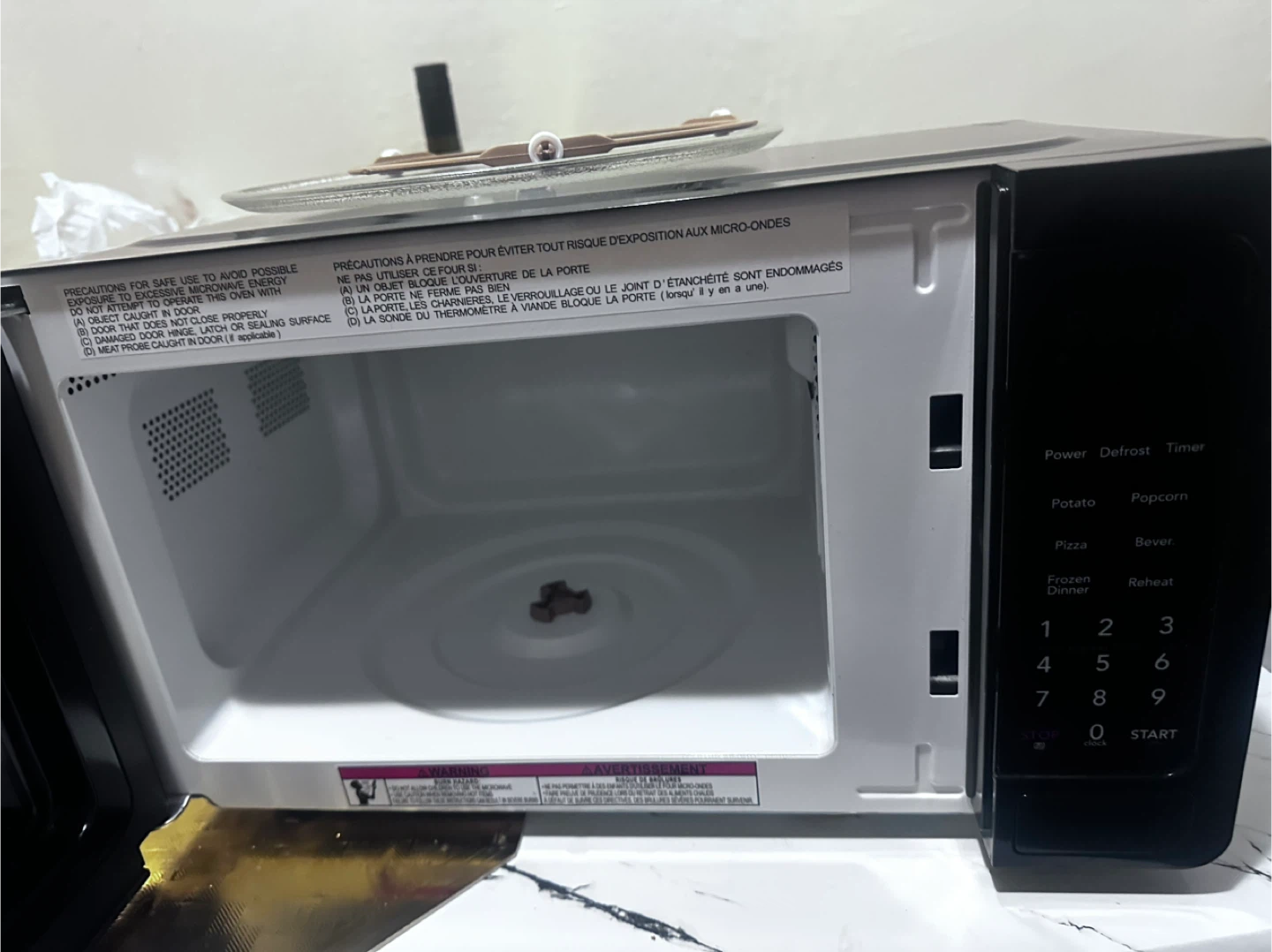 Frigidaire 0.7 cu. ft. Black Microwave Oven - photo 3