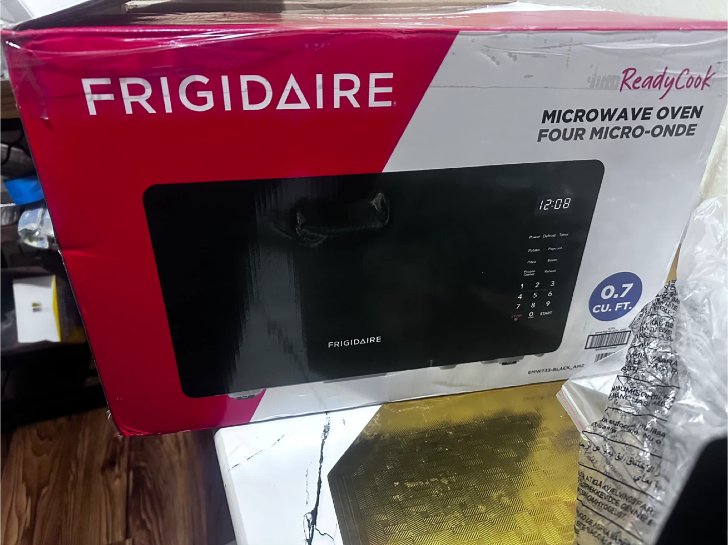 Frigidaire 0.7 cu. ft. Black Microwave Oven