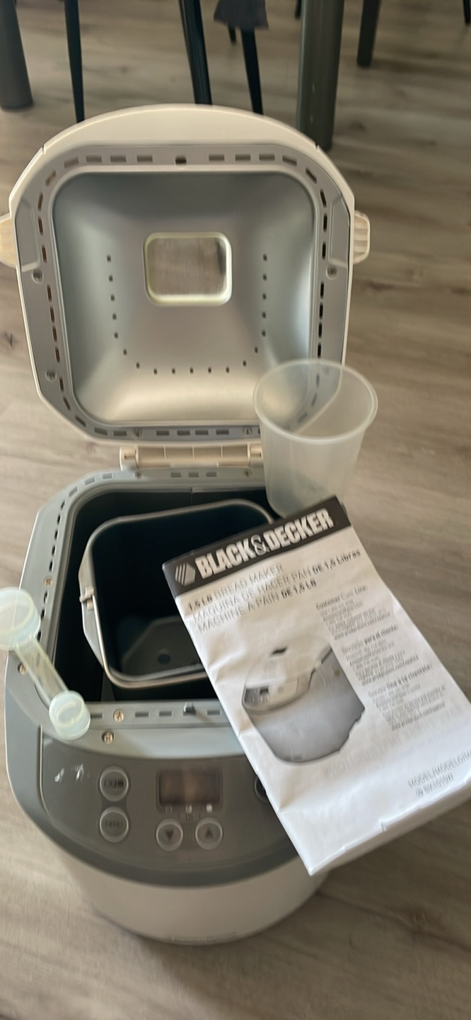 Black & Decker 1.5 lb Bread Maker - photo 4