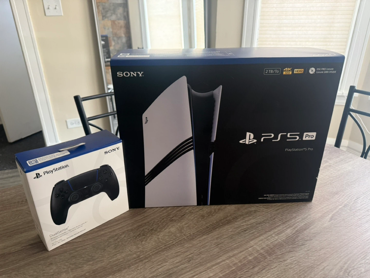PlayStation 5 Pro PS5 Pro 2TB with extra controller - photo 2