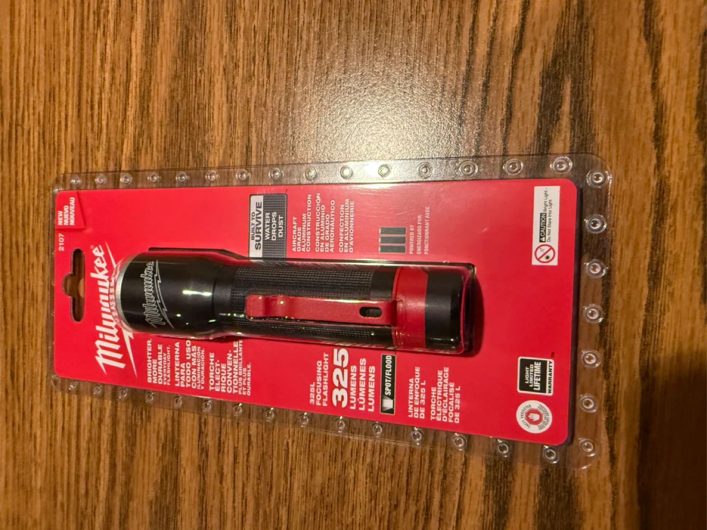 Milwaukee 325 Lumens LED Flashlight