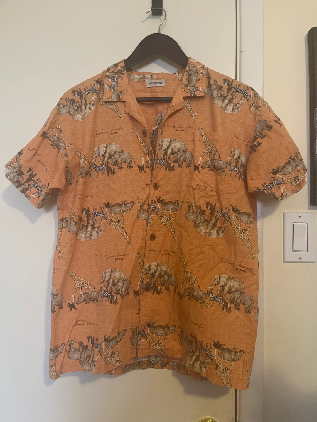 Orange Short Sleeve Button Up Shirt S/M 🏆 #Freecycle