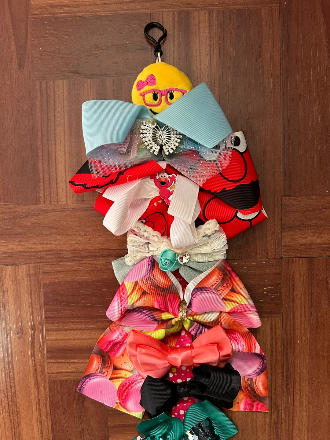Emoji bow holder with 16 bows - photo 2