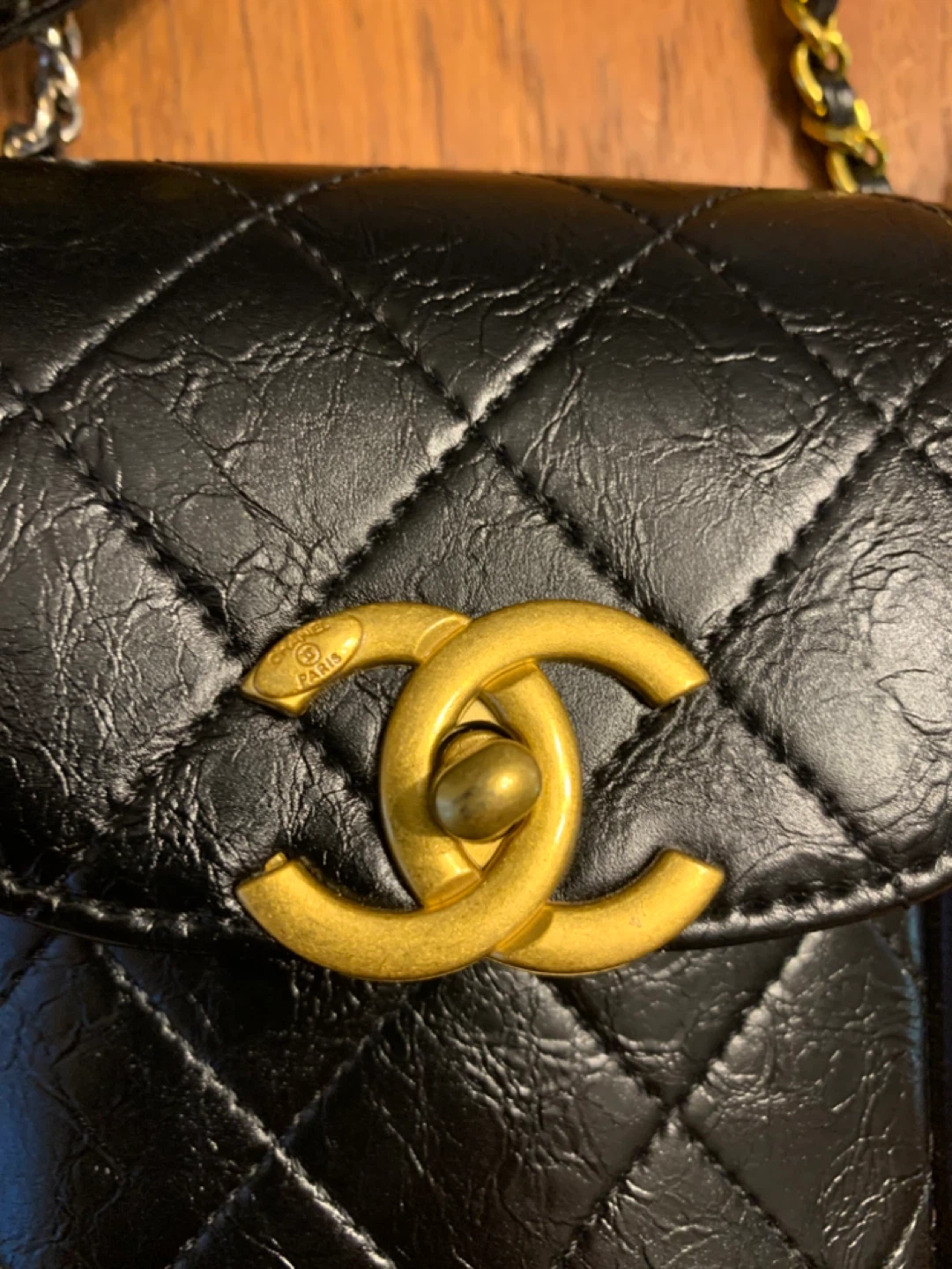 Chanel Black Quilted Phone Holder Bag with Chain - photo 2