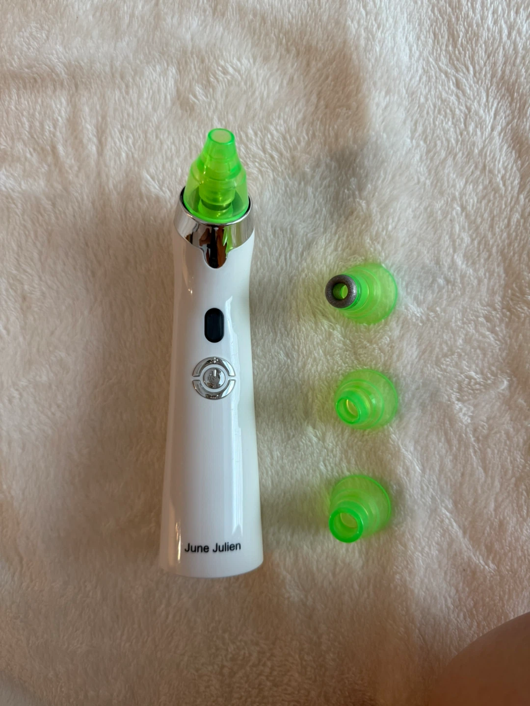 June Julien Pore Vacuum
